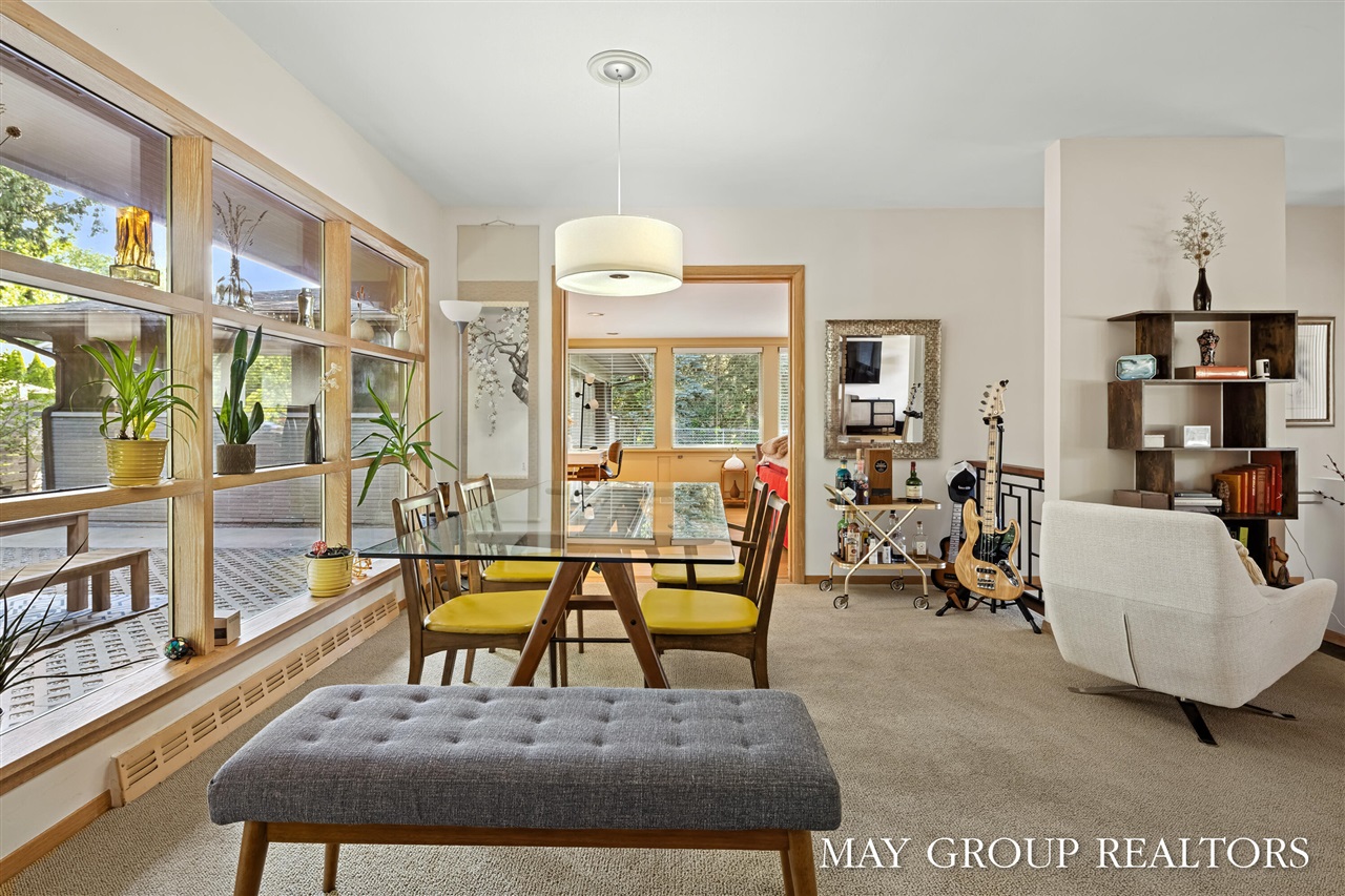 2727 Cascade Road, Grand Rapids, MI, 49506