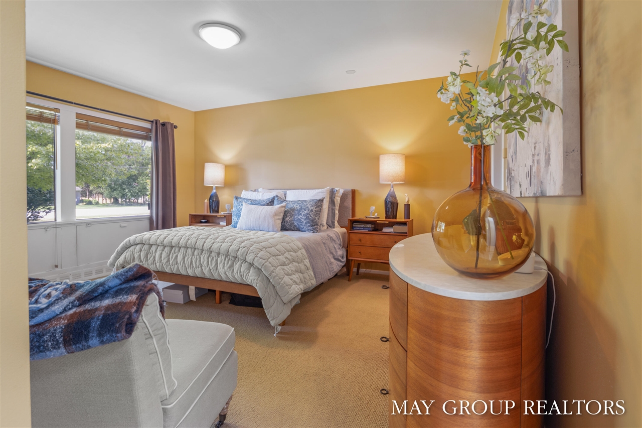 2727 Cascade Road, Grand Rapids, MI, 49506