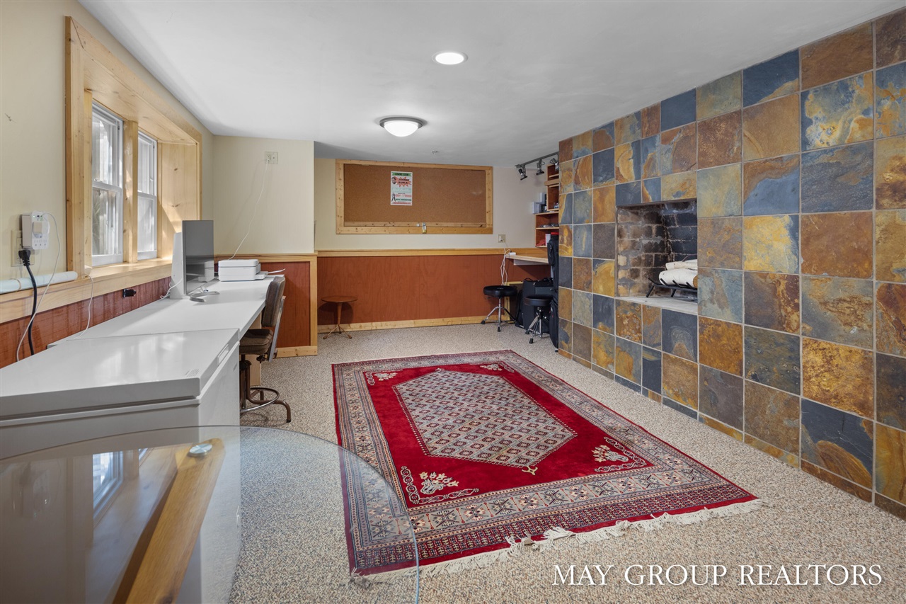 2727 Cascade Road, Grand Rapids, MI, 49506