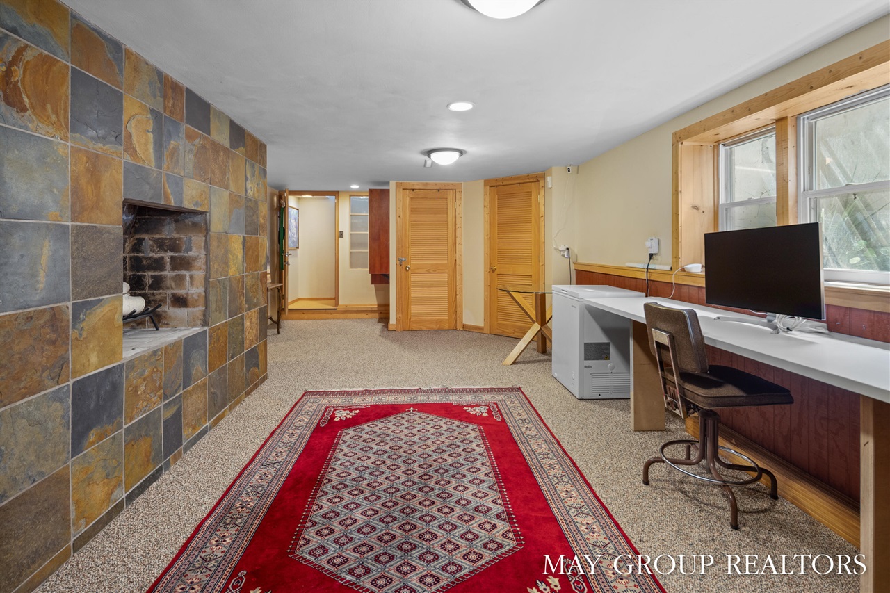 2727 Cascade Road, Grand Rapids, MI, 49506