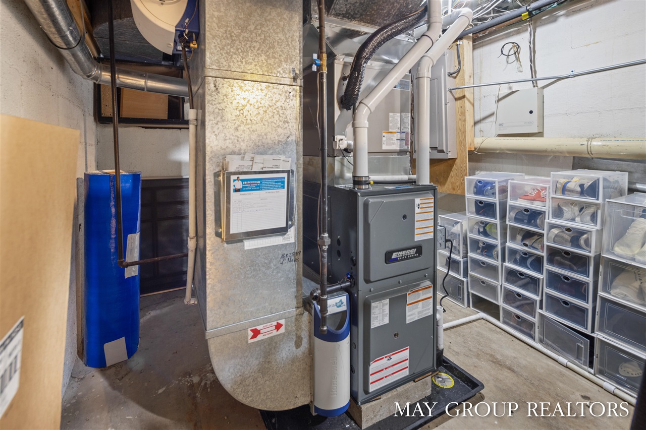 2727 Cascade Road, Grand Rapids, MI, 49506