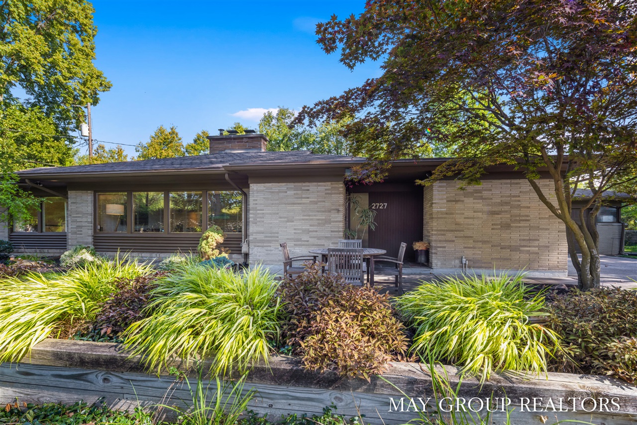 2727 Cascade Road, Grand Rapids, MI, 49506