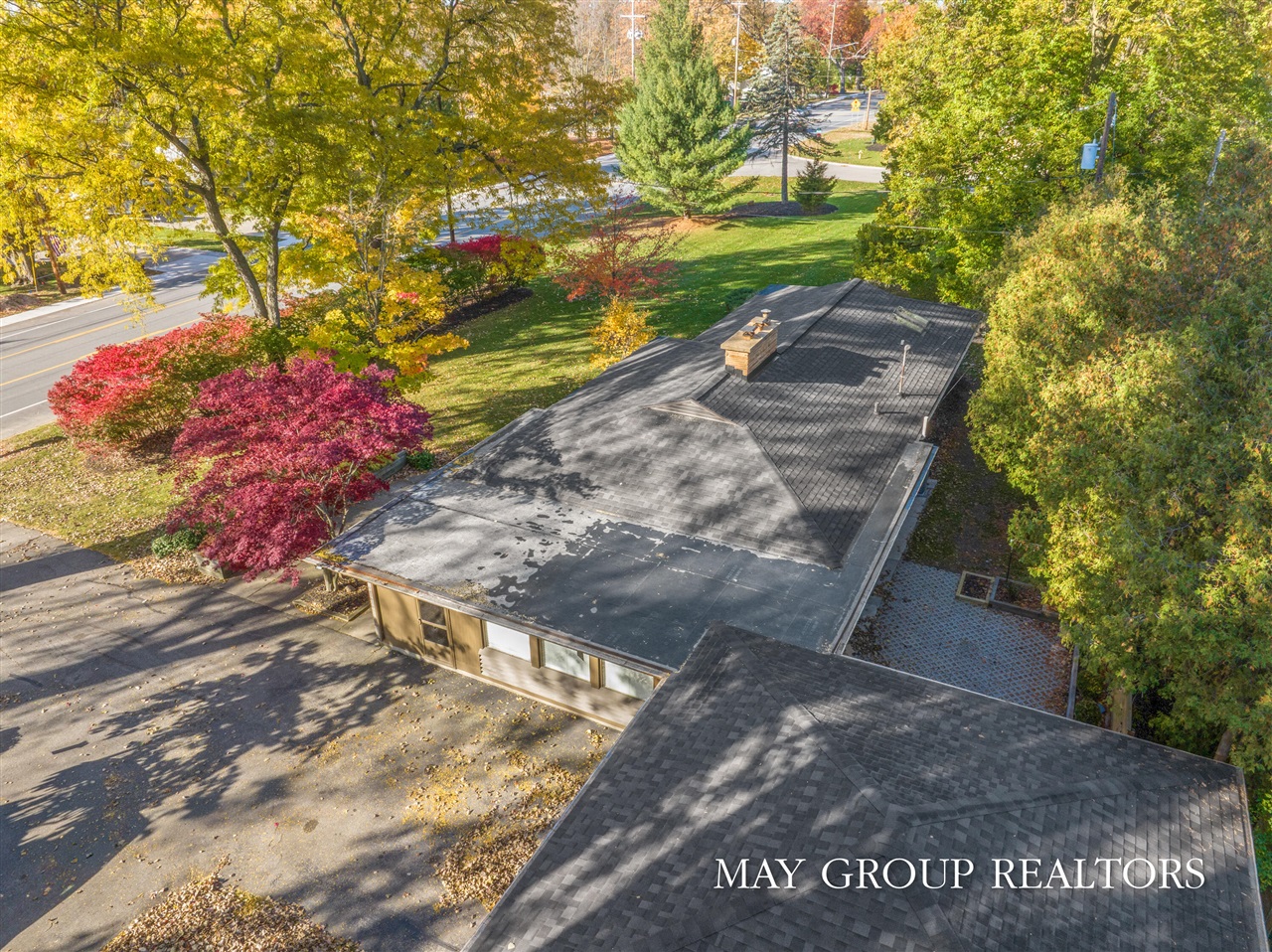 2727 Cascade Road, Grand Rapids, MI, 49506