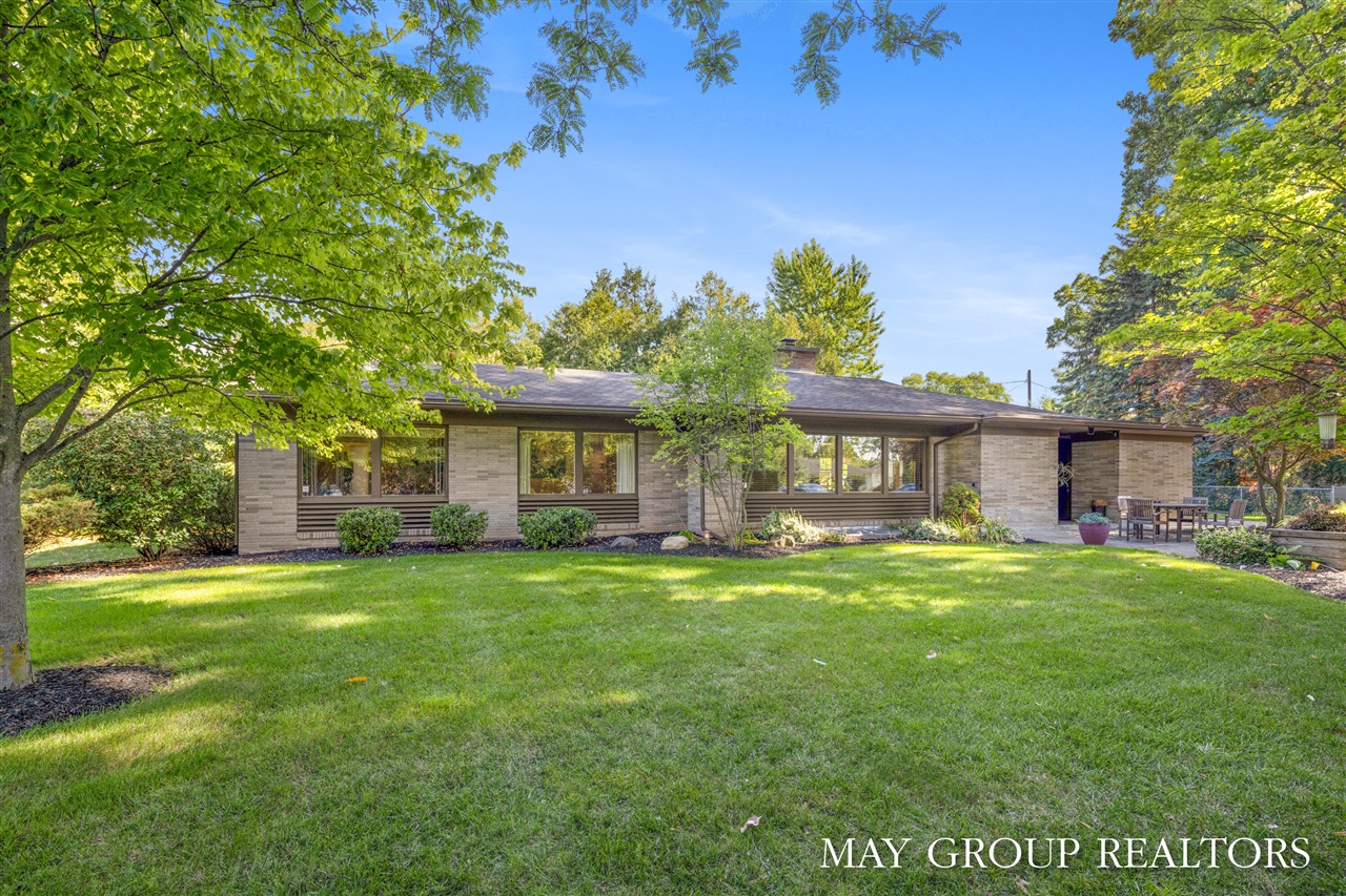 2727 Cascade Road, Grand Rapids, MI, 49506