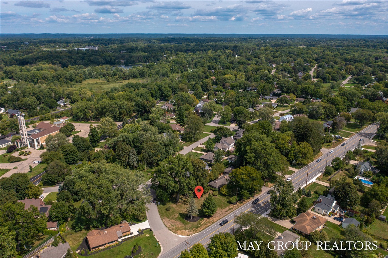 2727 Cascade Road, Grand Rapids, MI, 49506