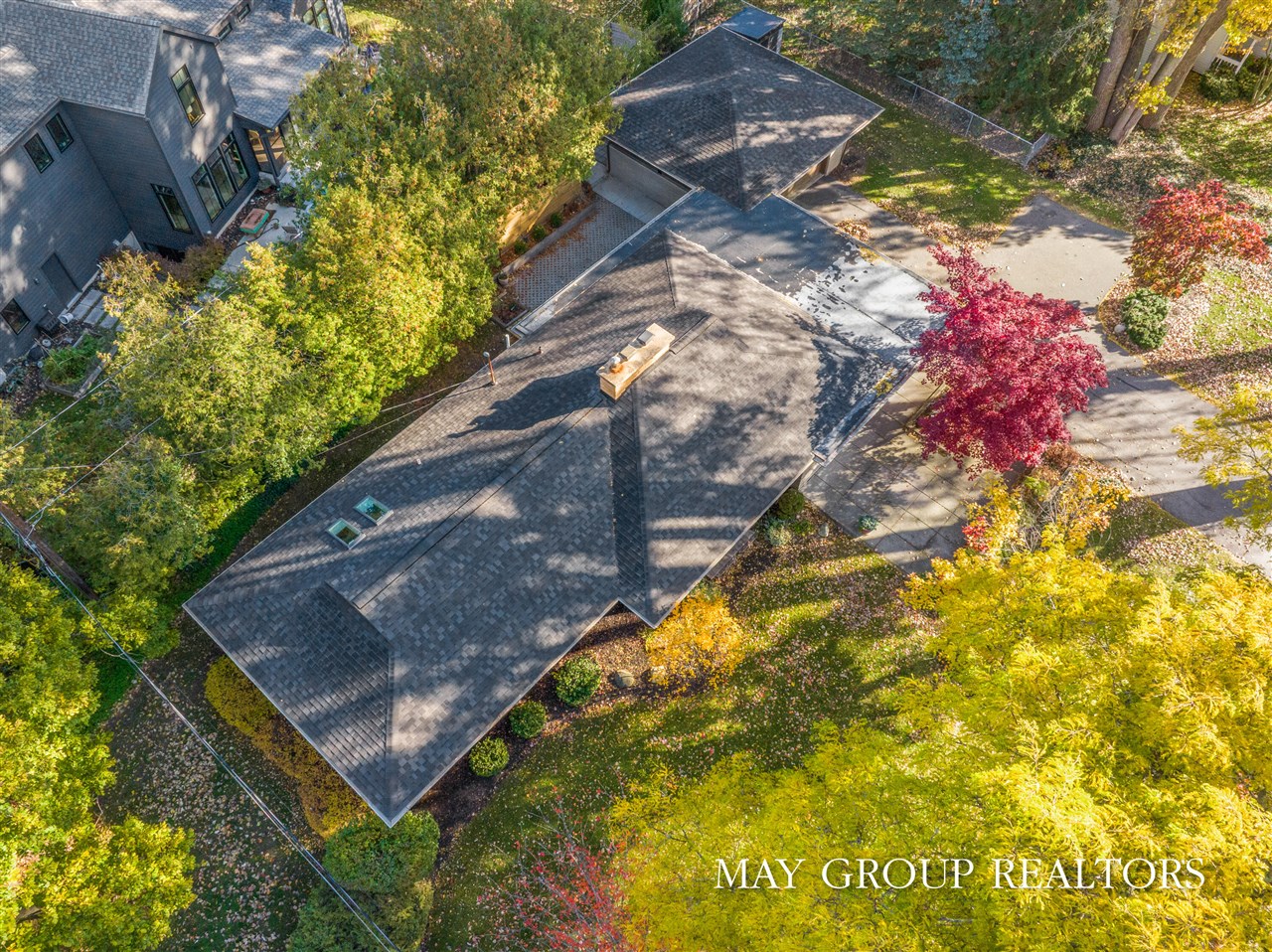 2727 Cascade Road, Grand Rapids, MI, 49506