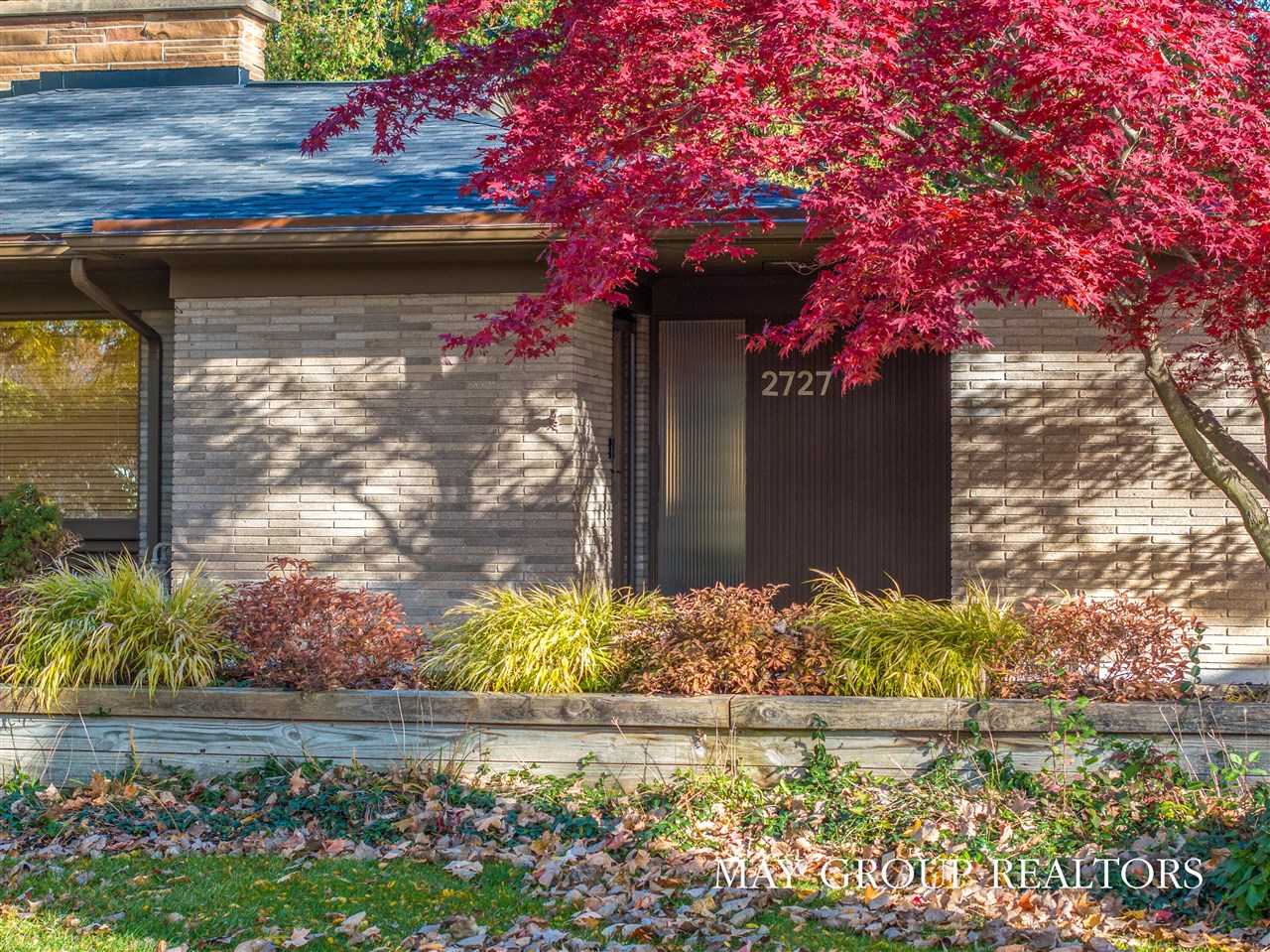 2727 Cascade Road, Grand Rapids, MI, 49506