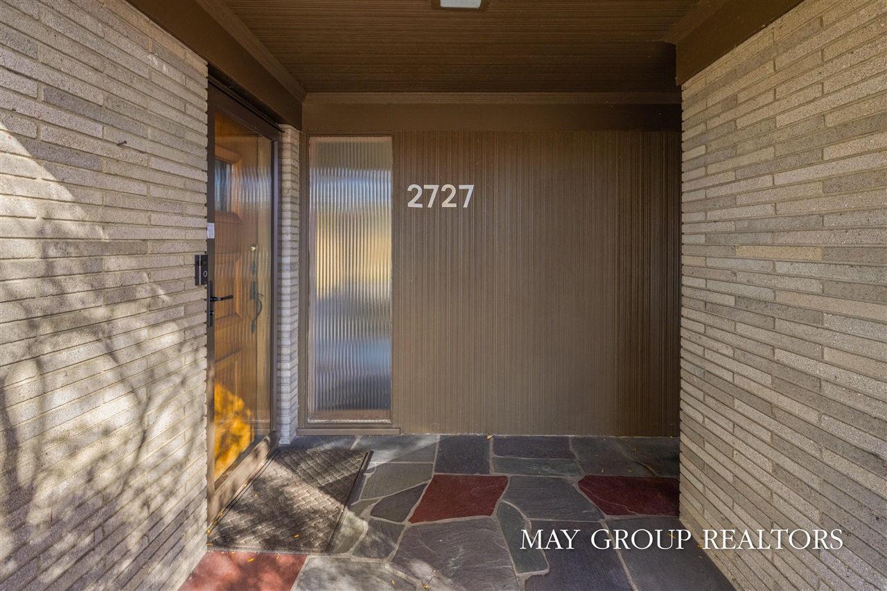 2727 Cascade Road, Grand Rapids, MI, 49506