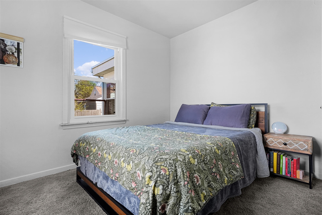 1664 Fremont Avenue, Grand Rapids, MI, 49504-2839