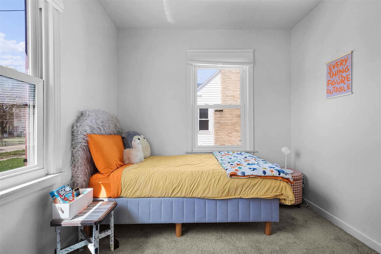 1664 Fremont Avenue, Grand Rapids, MI, 49504-2839