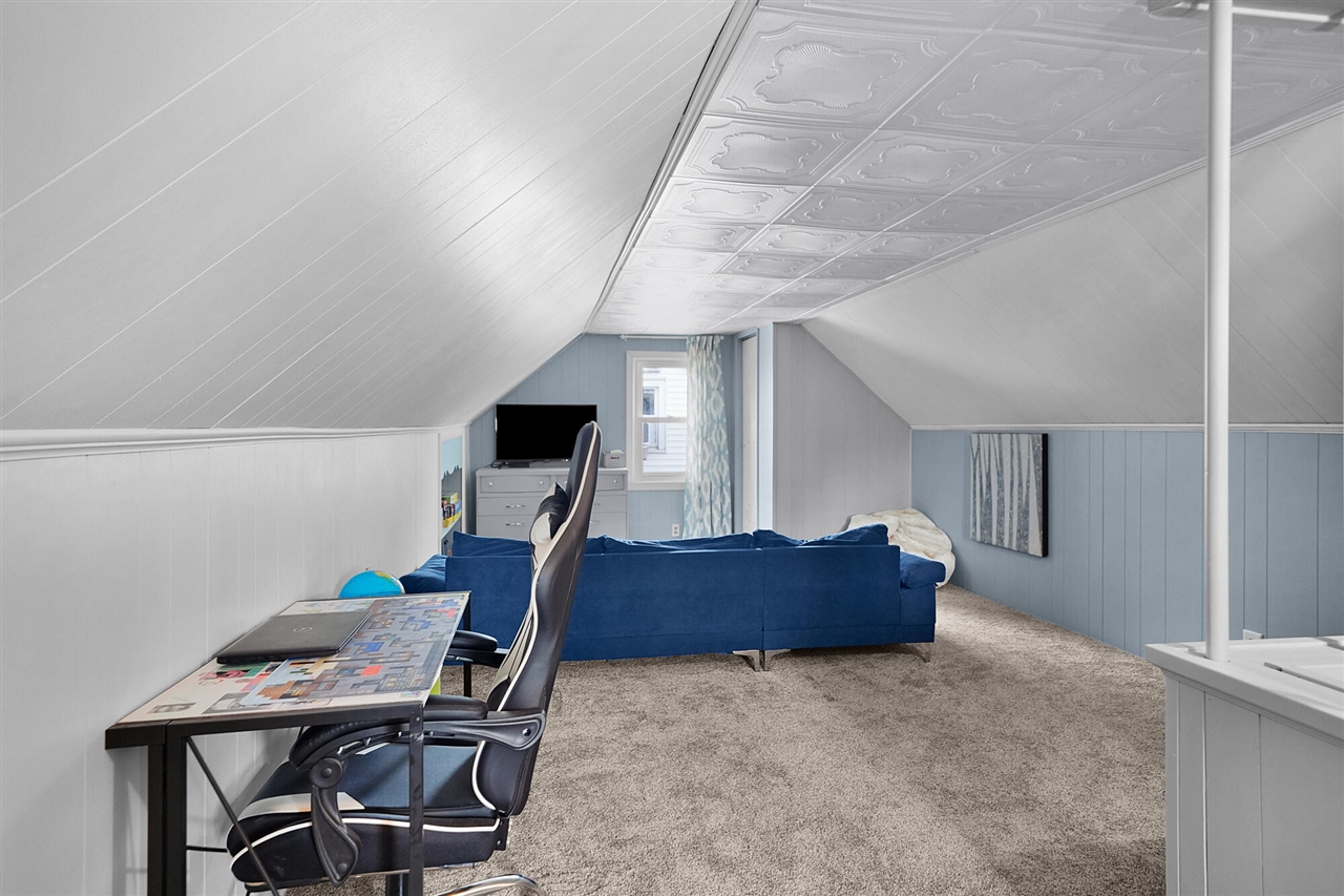 1664 Fremont Avenue, Grand Rapids, MI, 49504-2839