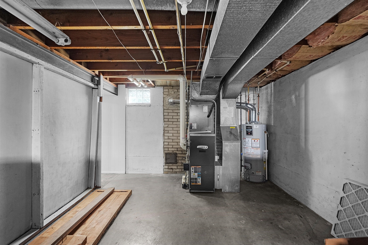 1664 Fremont Avenue, Grand Rapids, MI, 49504-2839