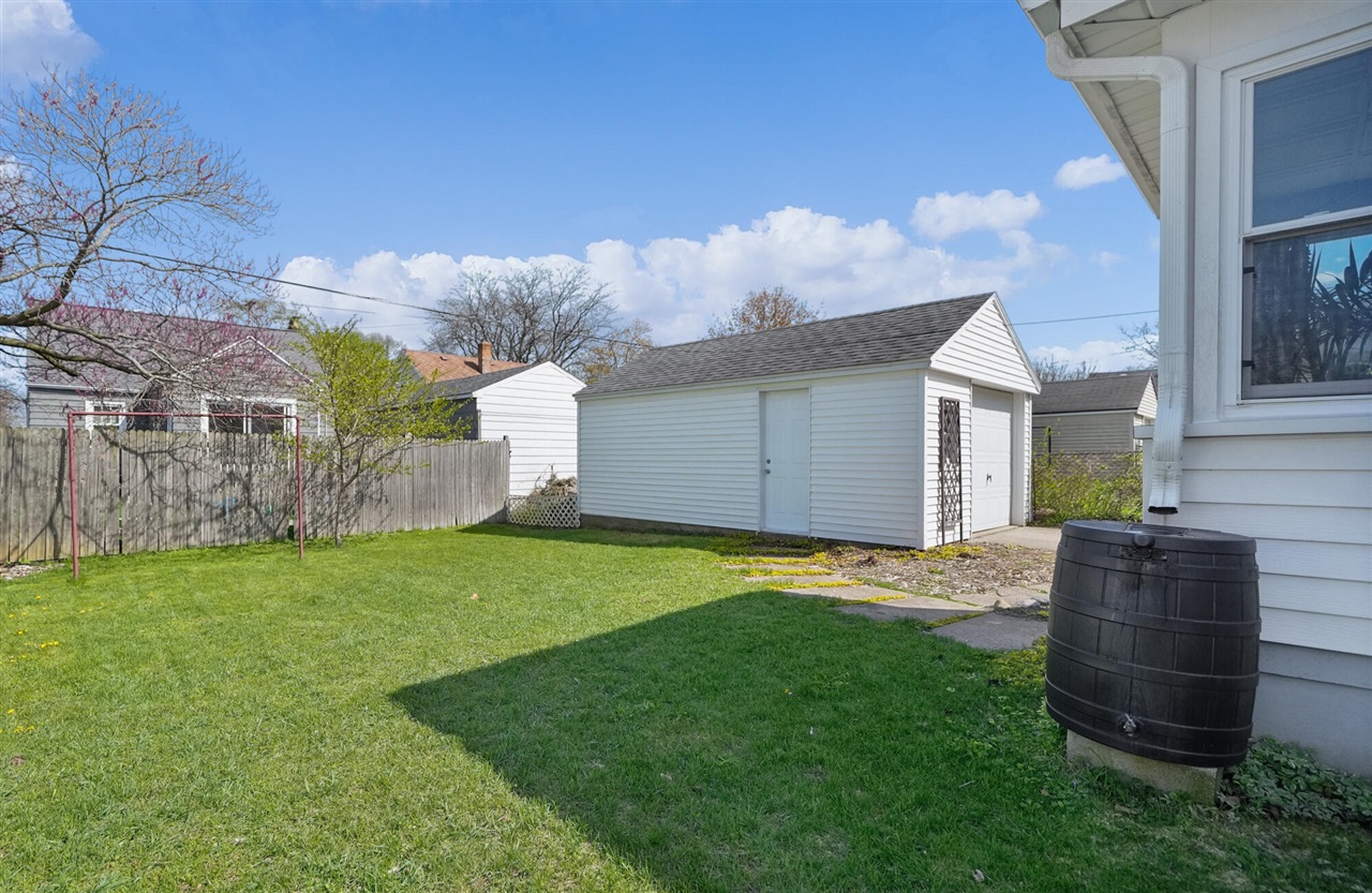 1664 Fremont Avenue, Grand Rapids, MI, 49504-2839