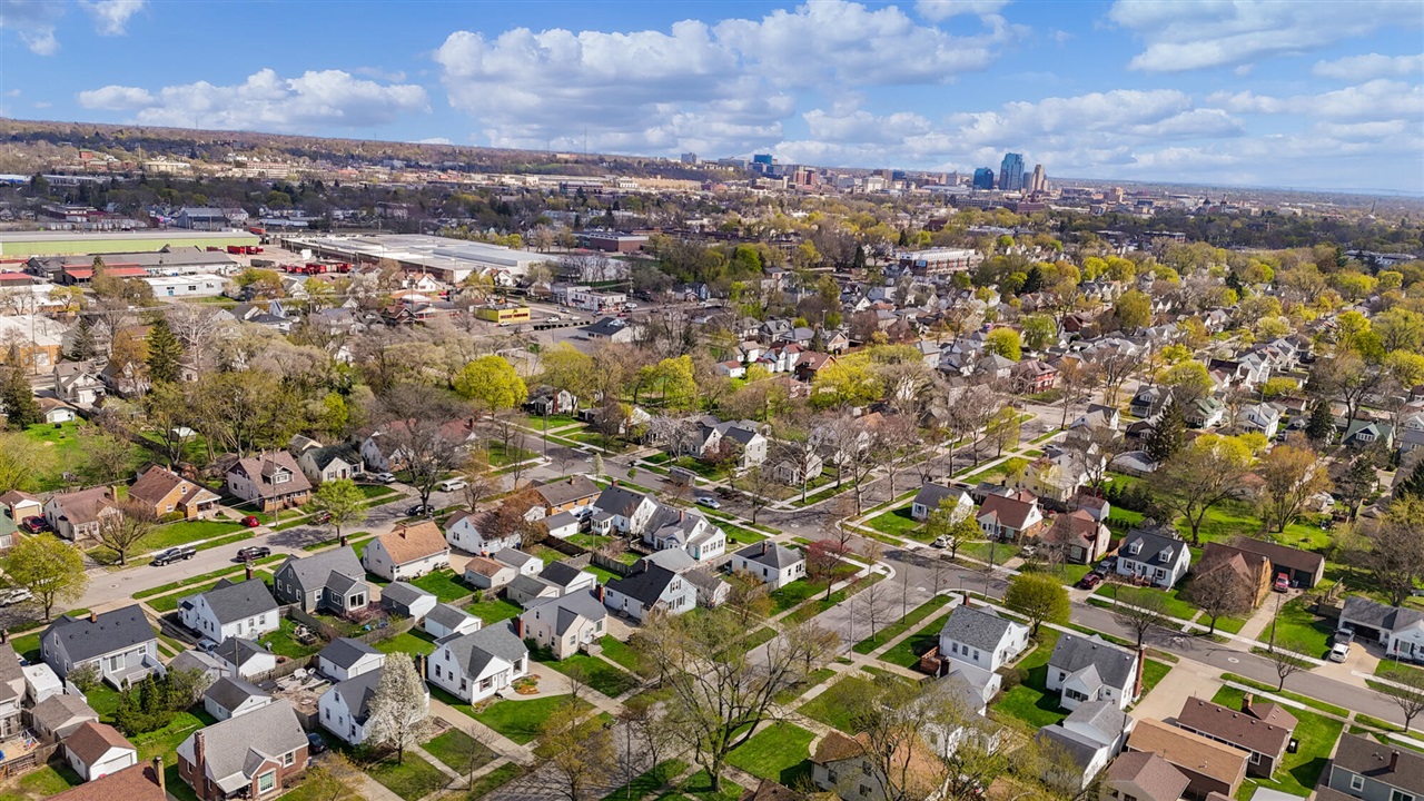 1664 Fremont Avenue, Grand Rapids, MI, 49504-2839