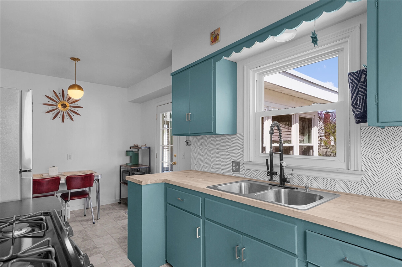 1664 Fremont Avenue, Grand Rapids, MI, 49504-2839