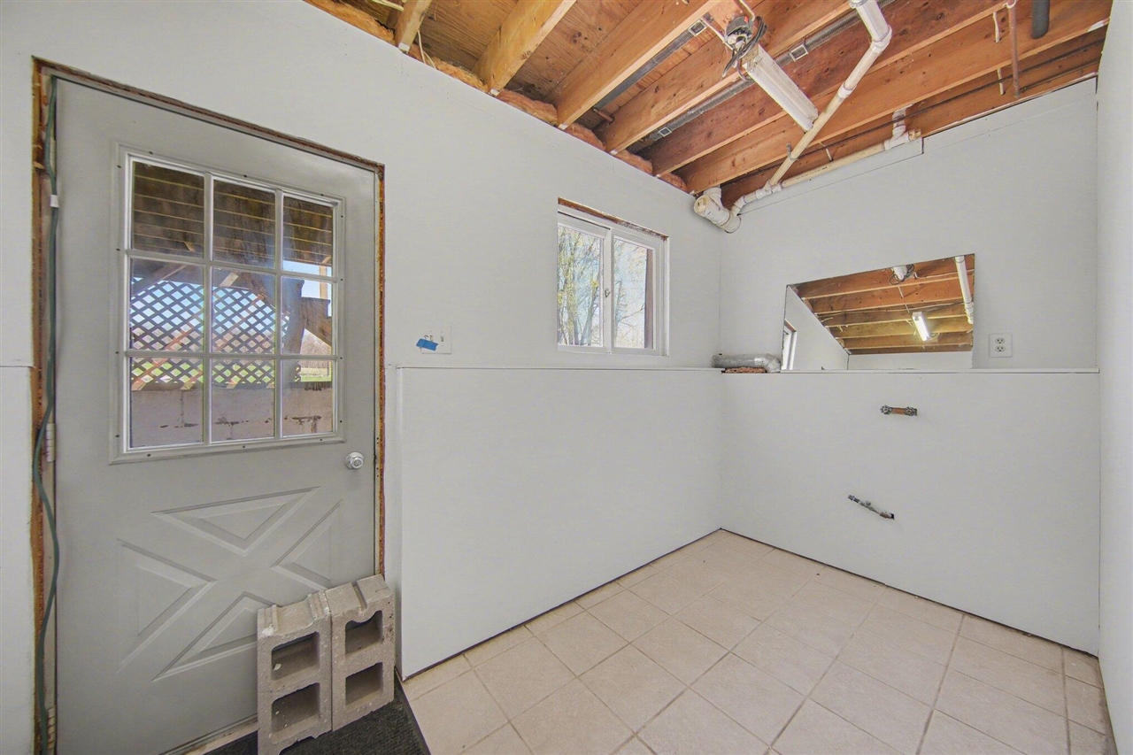 5497 Clark Lake Road, Jackson, MI, 49201-9288
