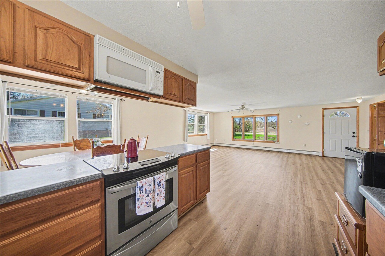 5497 Clark Lake Road, Jackson, MI, 49201-9288