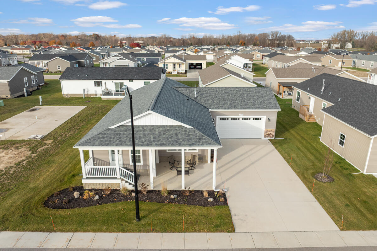 5221 Hollow Lane UNIT&nbsp;170, Holland, MI, 49423-8202