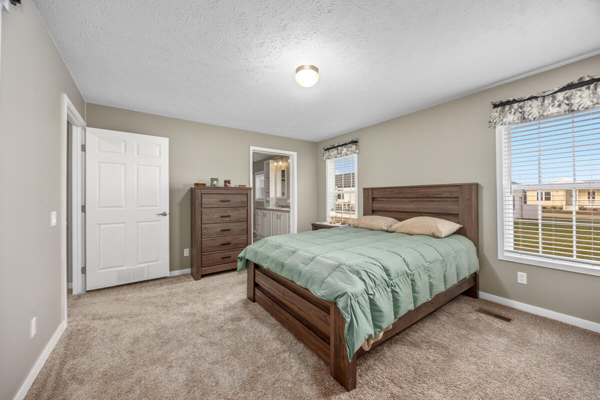 5221 Hollow Lane UNIT&nbsp;170, Holland, MI, 49423-8202