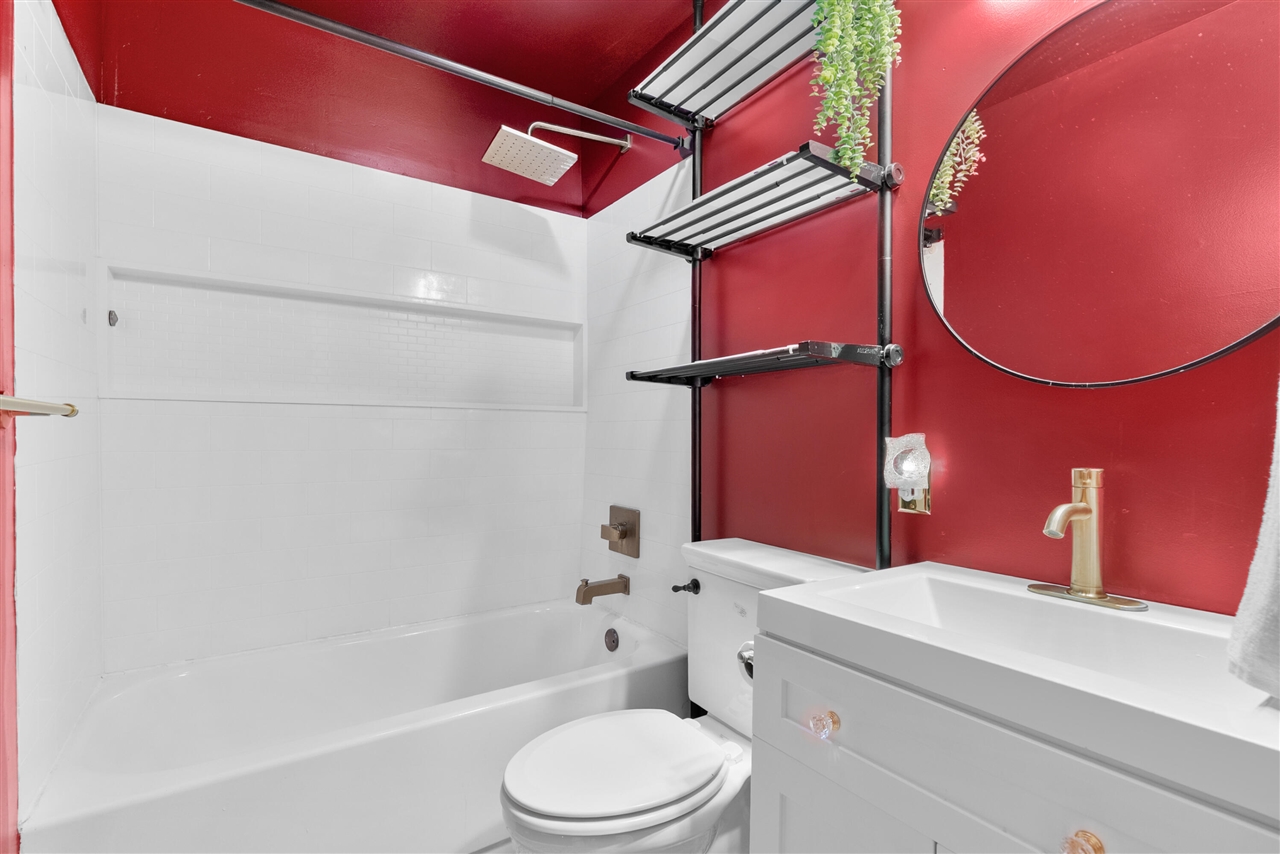 8492 Douglas Avenue, Kalamazoo, MI, 49009