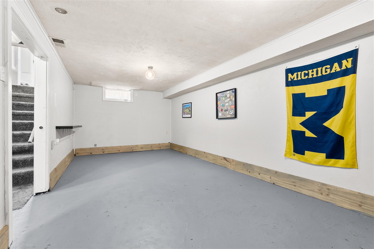 8492 Douglas Avenue, Kalamazoo, MI, 49009