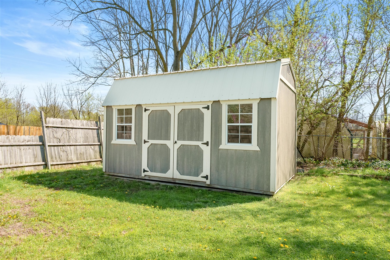 8492 Douglas Avenue, Kalamazoo, MI, 49009