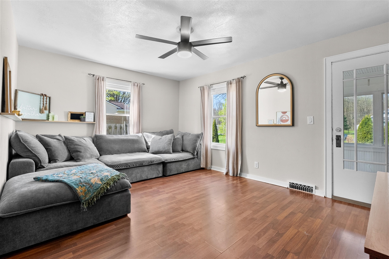 8492 Douglas Avenue, Kalamazoo, MI, 49009