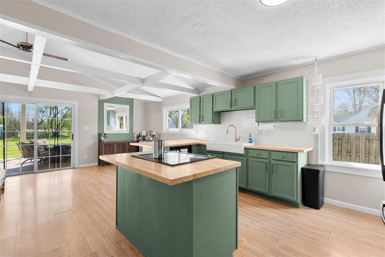 8492 Douglas Avenue, Kalamazoo, MI, 49009