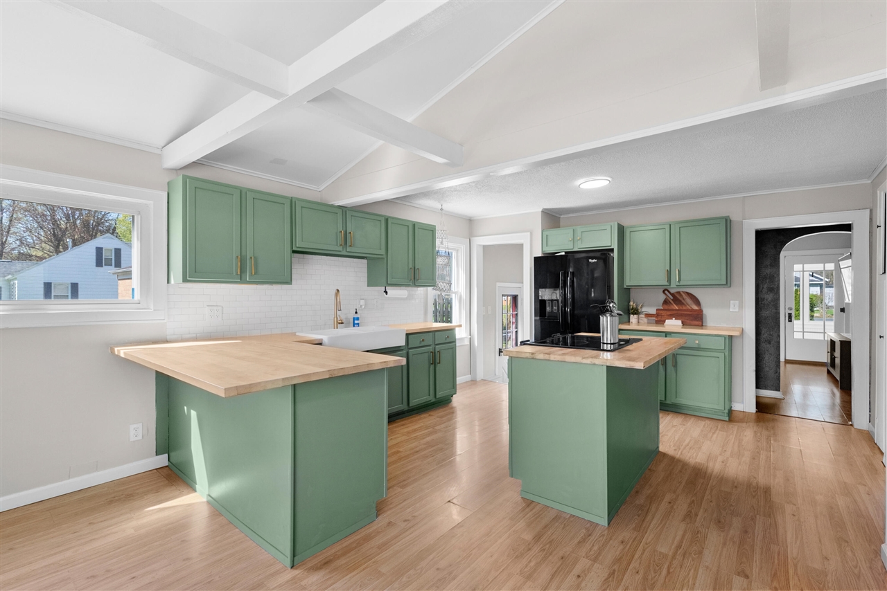 8492 Douglas Avenue, Kalamazoo, MI, 49009