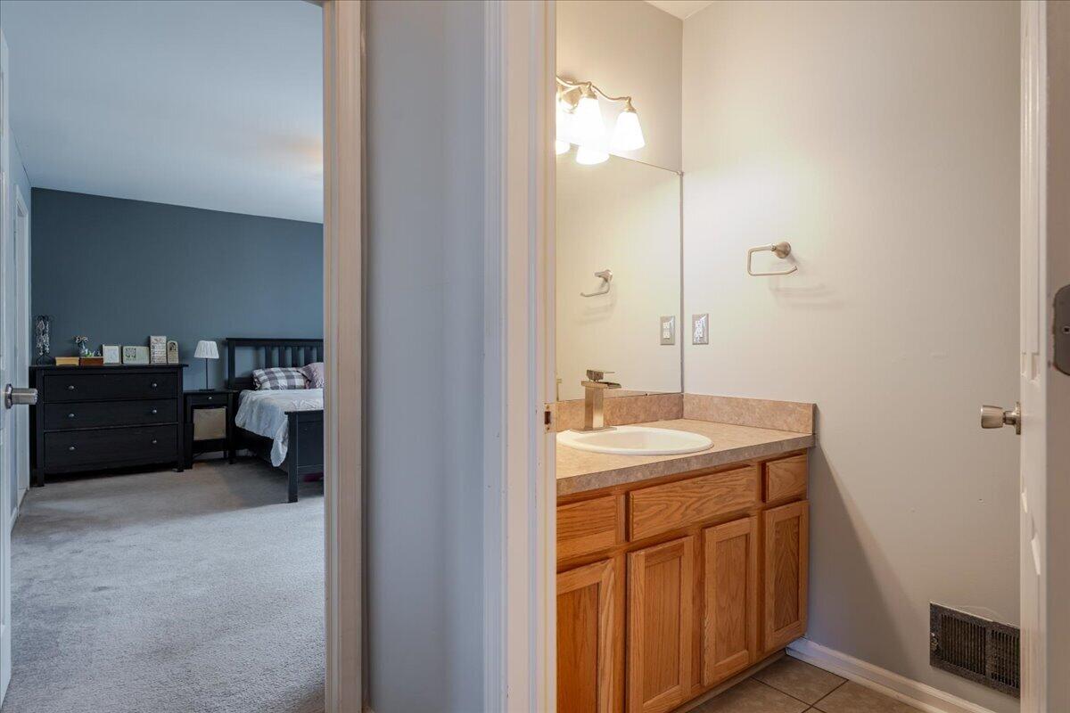 7956 Thornhill Drive, Ypsilanti, MI, 48197-6160