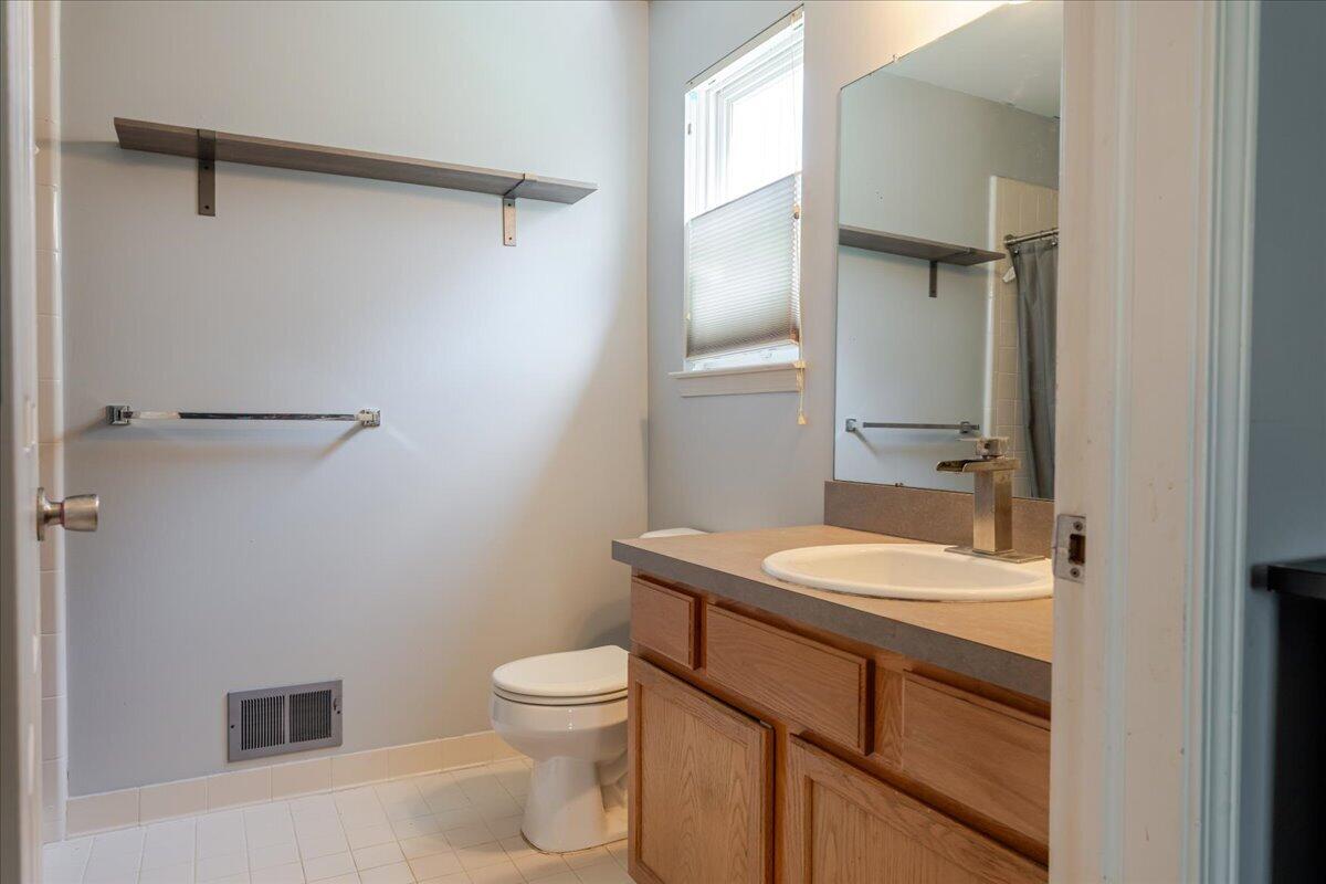 7956 Thornhill Drive, Ypsilanti, MI, 48197-6160