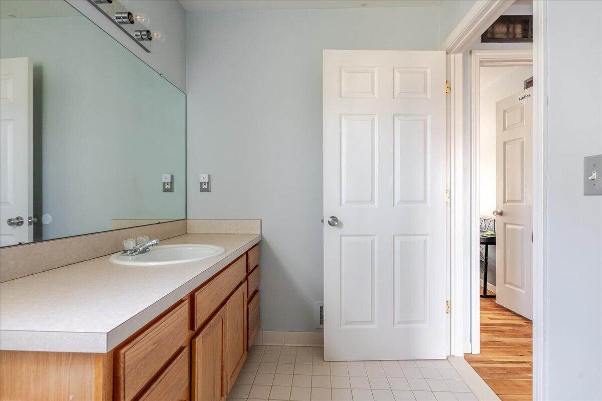 7956 Thornhill Drive, Ypsilanti, MI, 48197-6160