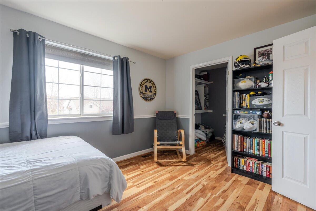 7956 Thornhill Drive, Ypsilanti, MI, 48197-6160
