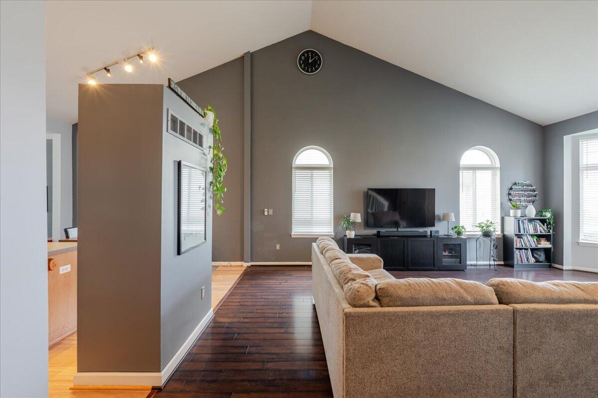 7956 Thornhill Drive, Ypsilanti, MI, 48197-6160