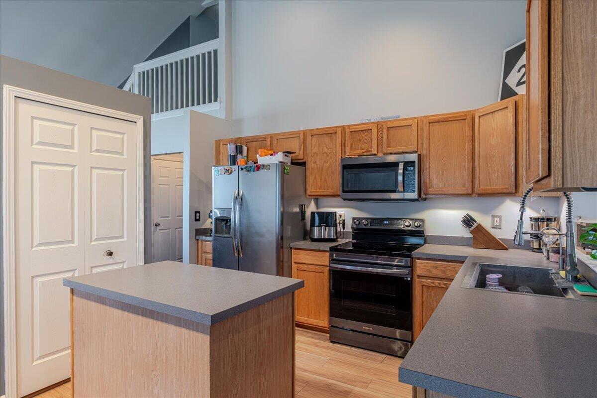 7956 Thornhill Drive, Ypsilanti, MI, 48197-6160
