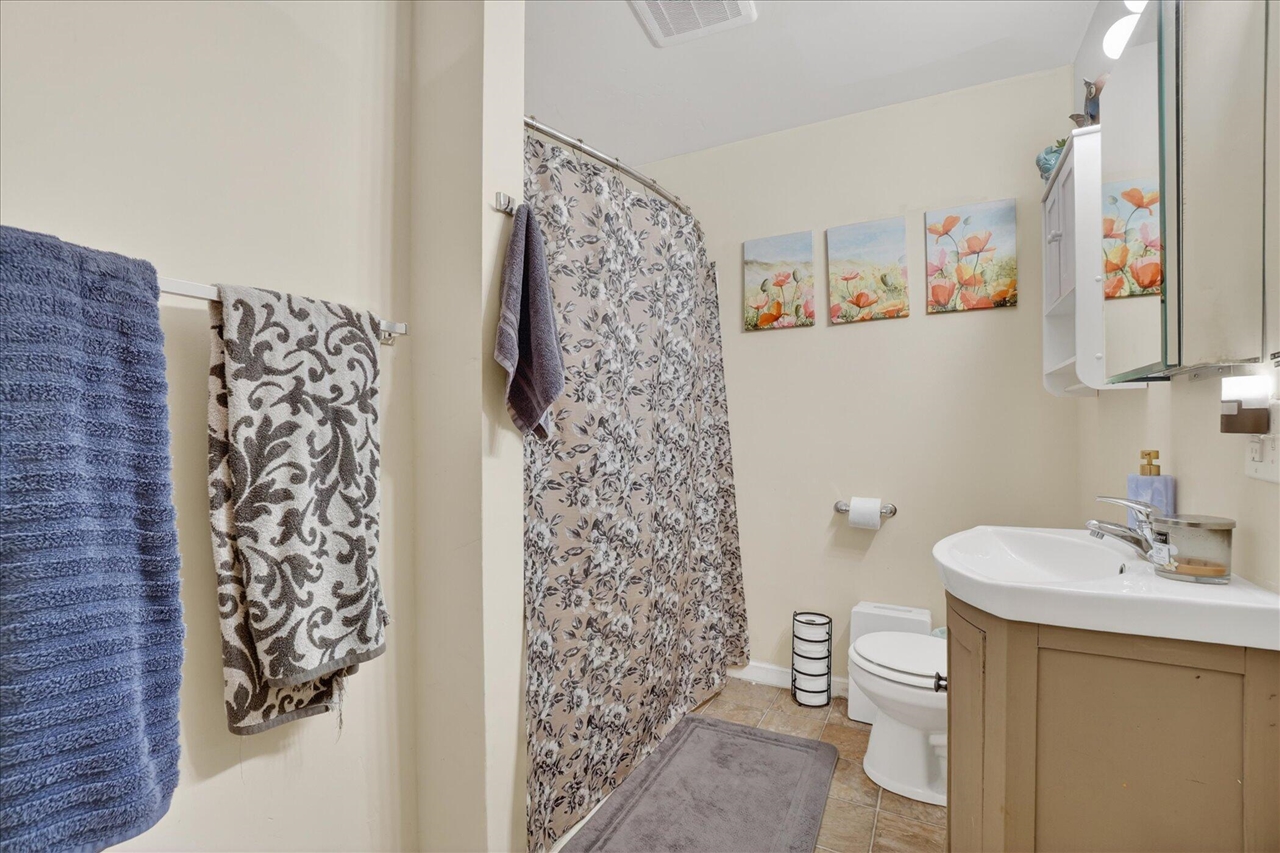 176 Oakhurst Avenue, Kalamazoo, MI, 49001-5313