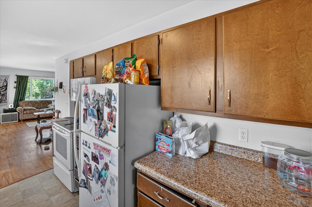 176 Oakhurst Avenue, Kalamazoo, MI, 49001-5313