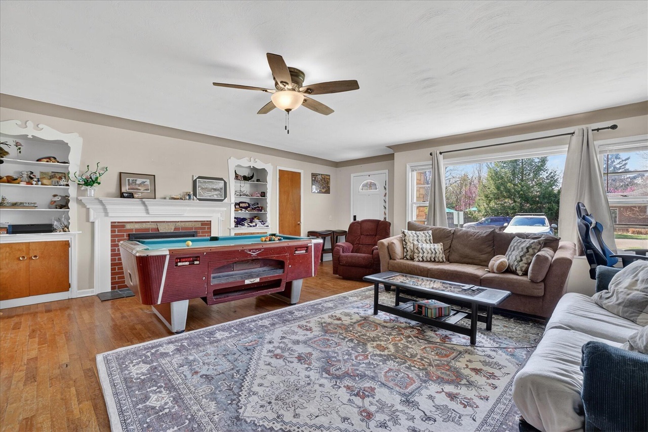176 Oakhurst Avenue, Kalamazoo, MI, 49001-5313
