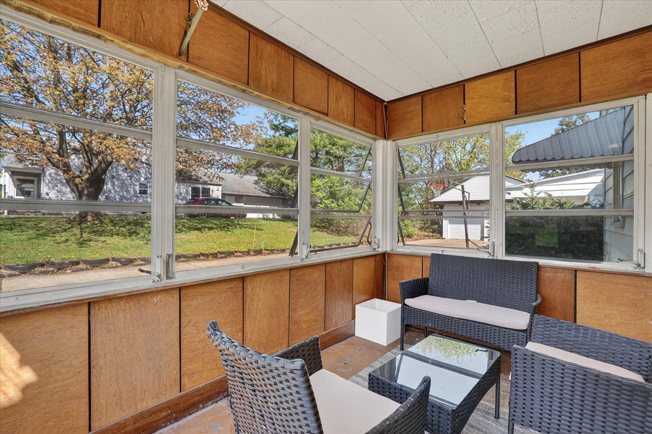 176 Oakhurst Avenue, Kalamazoo, MI, 49001-5313