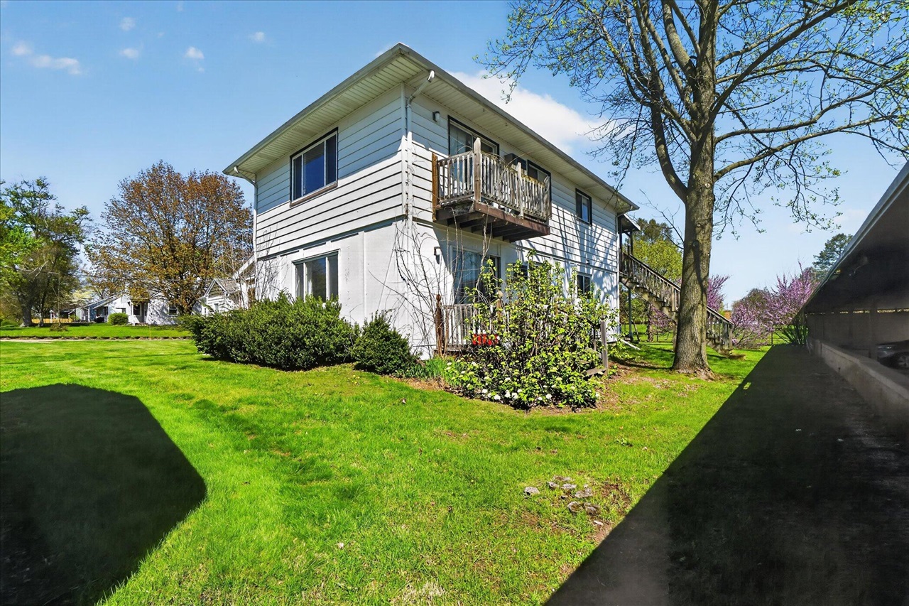 176 Oakhurst Avenue, Kalamazoo, MI, 49001-5313