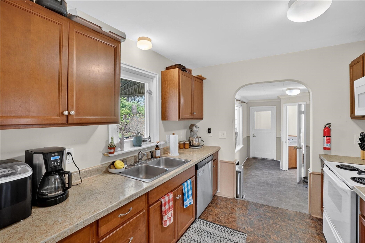 176 Oakhurst Avenue, Kalamazoo, MI, 49001-5313