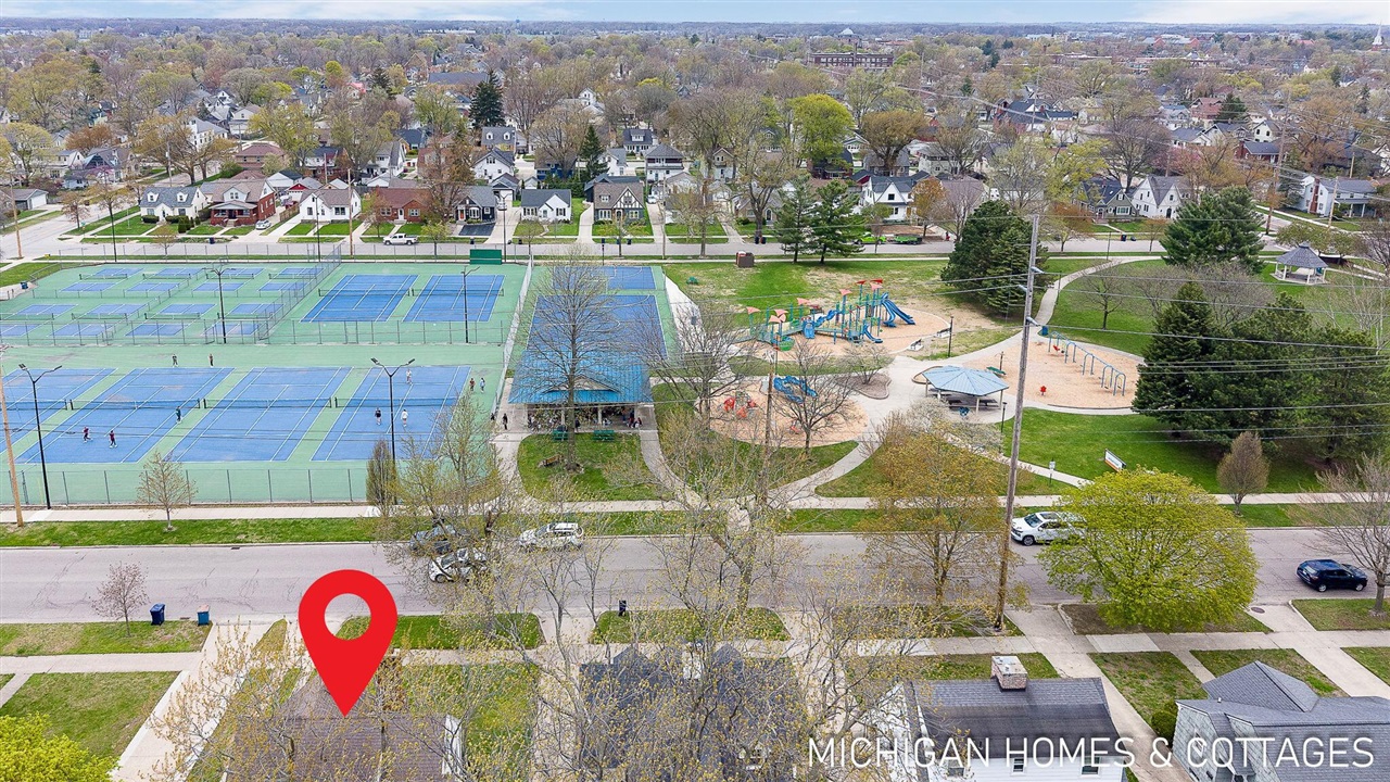 142 W 22nd Street, Holland, MI, 49423-4705