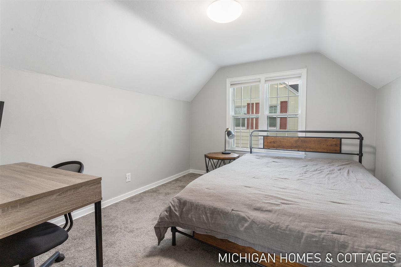 142 W 22nd Street, Holland, MI, 49423-4705