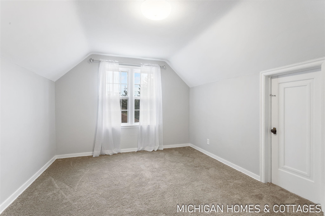 142 W 22nd Street, Holland, MI, 49423-4705