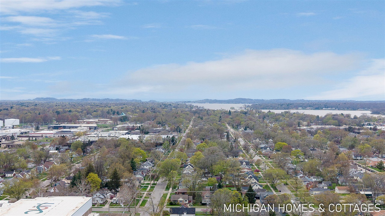 142 W 22nd Street, Holland, MI, 49423-4705