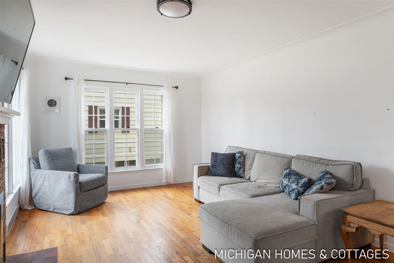 142 W 22nd Street, Holland, MI, 49423-4705