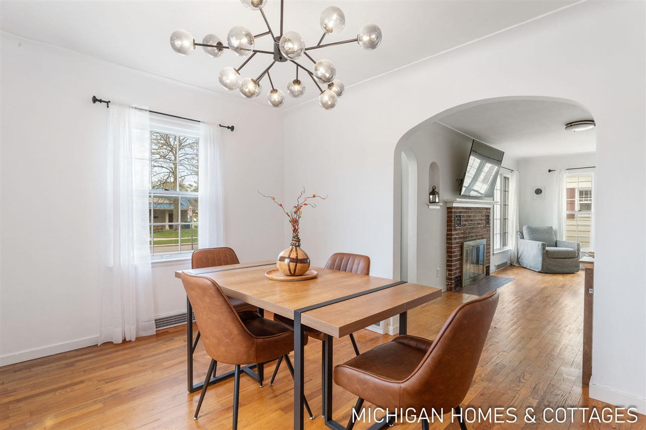 142 W 22nd Street, Holland, MI, 49423-4705