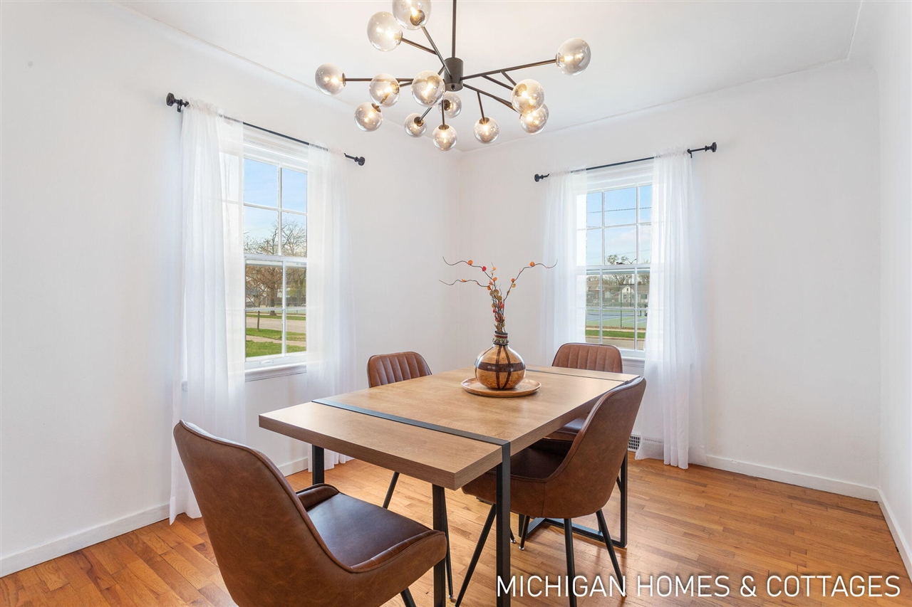 142 W 22nd Street, Holland, MI, 49423-4705