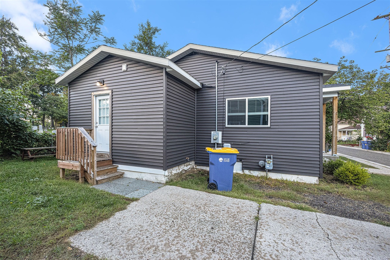 23 Batavia Place, Grand Rapids, MI, 49503-3549