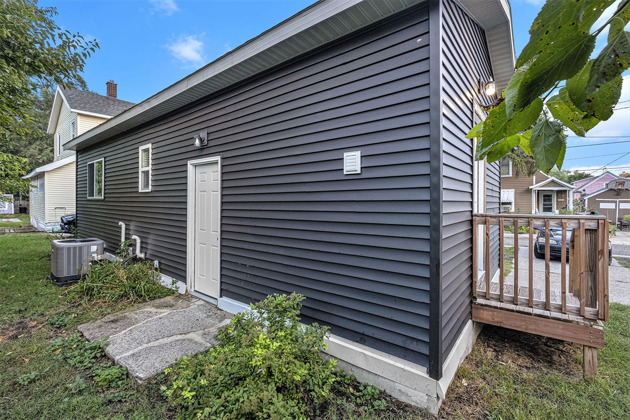 23 Batavia Place, Grand Rapids, MI, 49503-3549